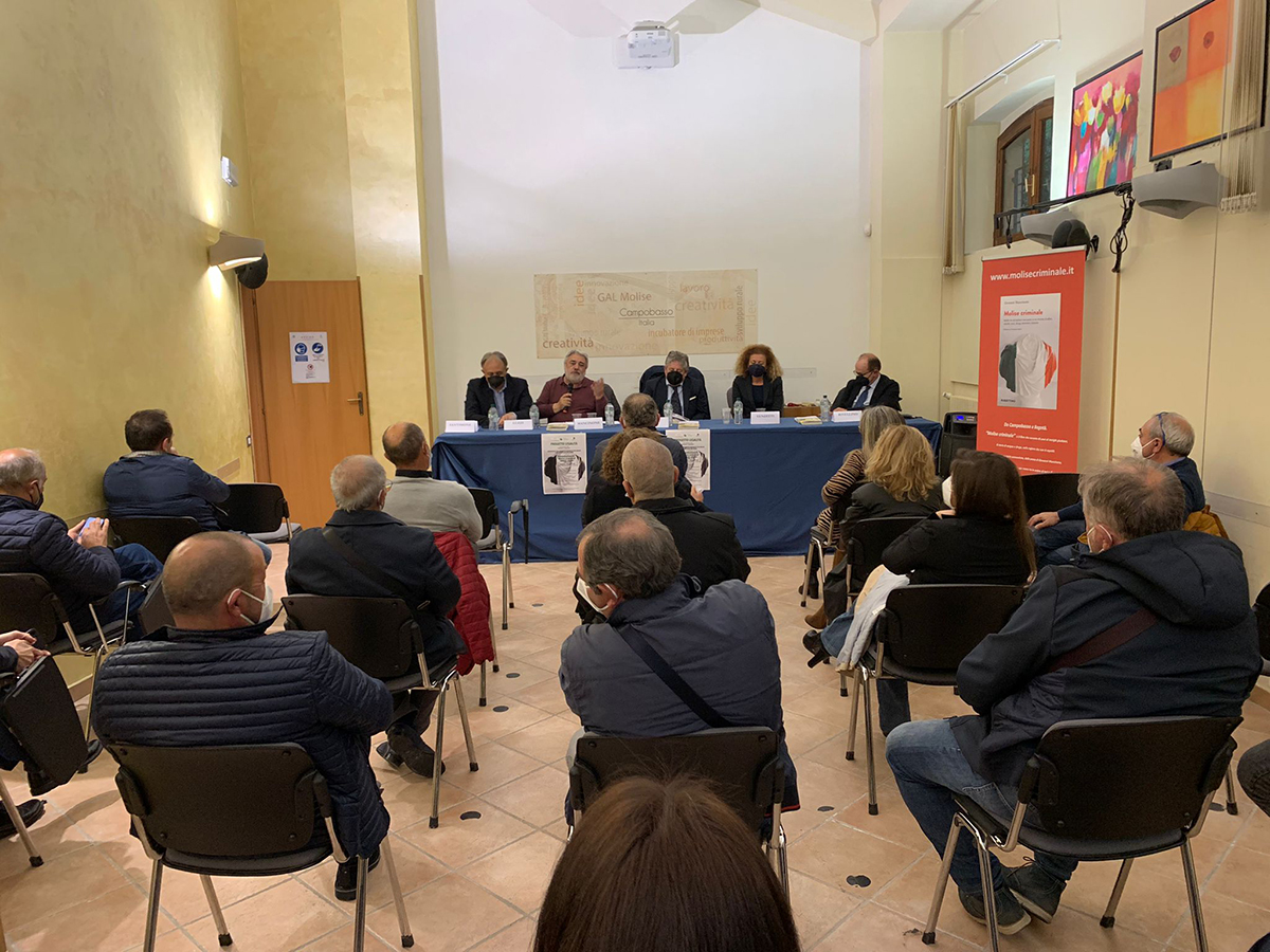 Foto presentazione libro Molise Criminale