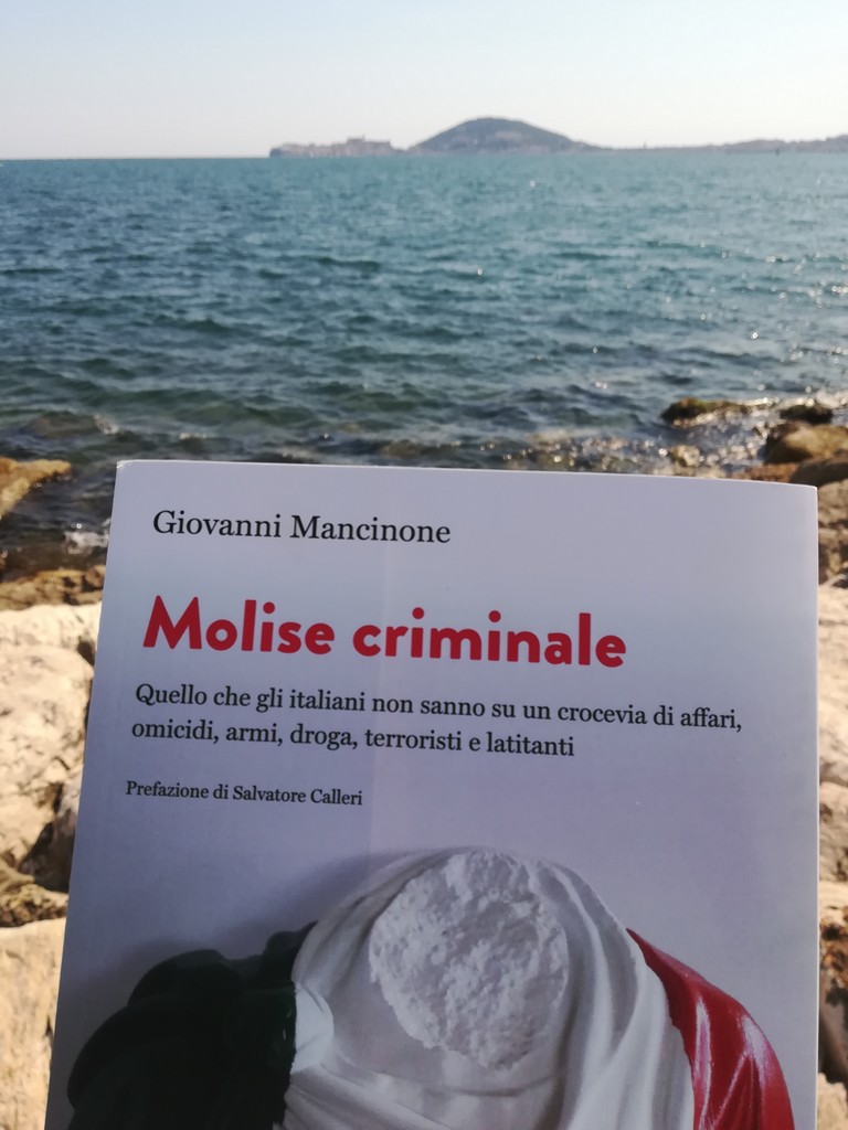 Foto presentazione libro Molise Criminale