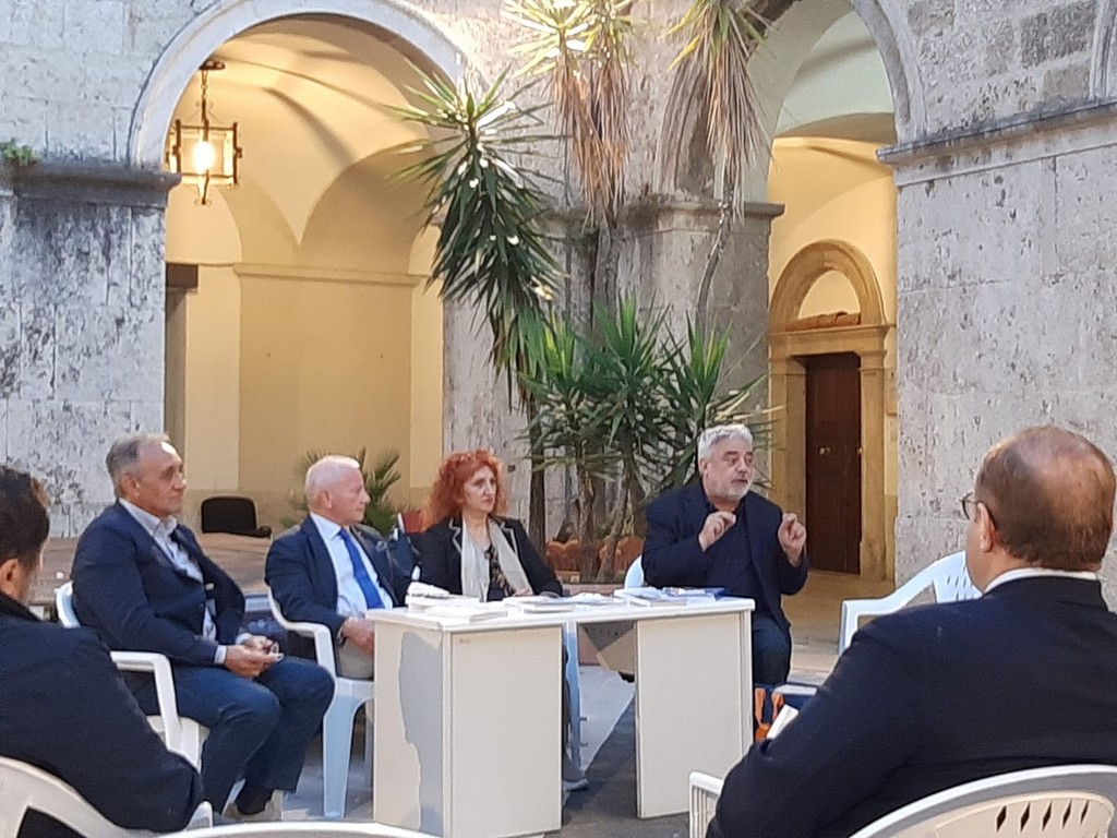 Foto presentazione libro Molise Criminale