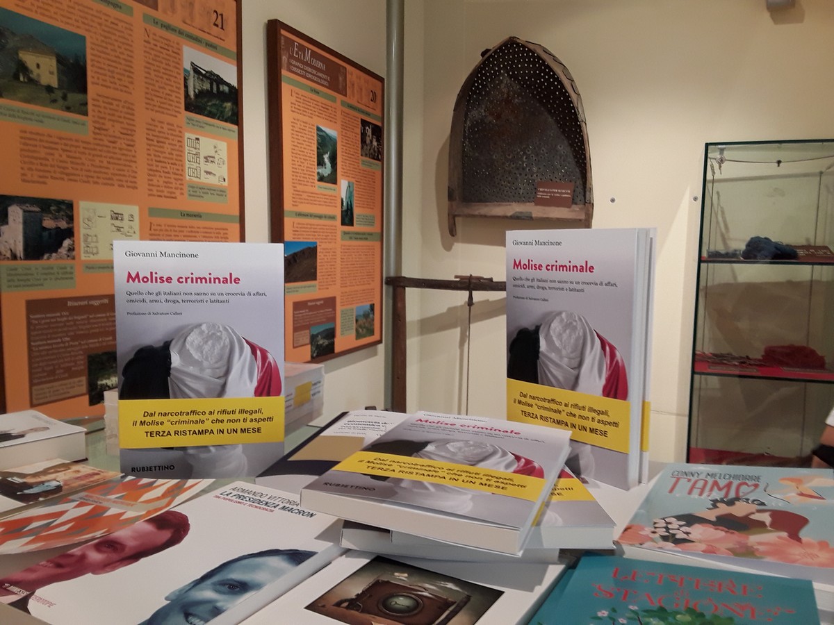 Foto presentazione libro Molise Criminale