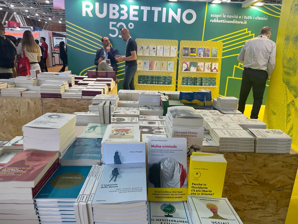 Foto premiazione libro Molise Criminale