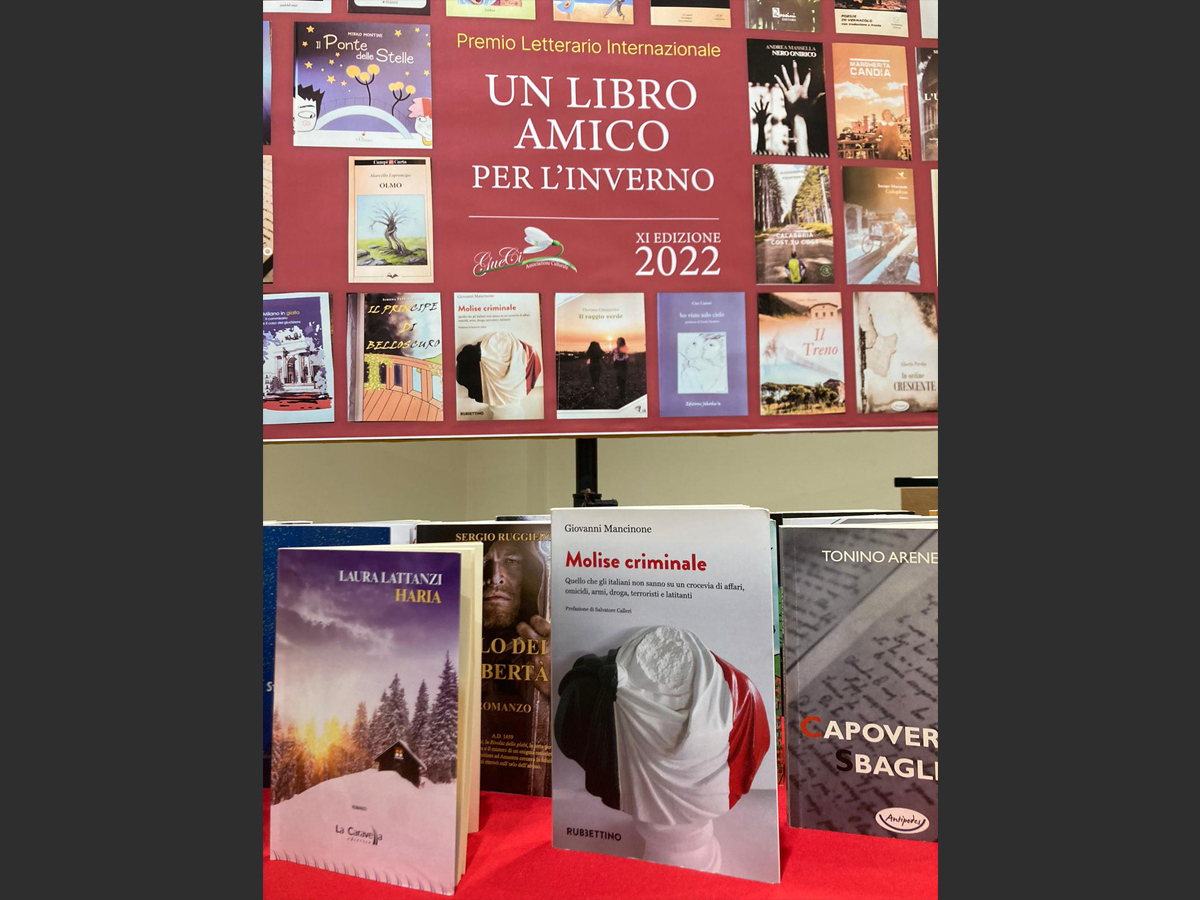 Foto premiazione libro Molise Criminale