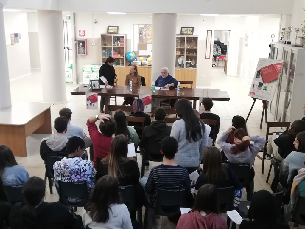 Foto incontro al Liceo Classico Livatino di San Marco dei Cavoti