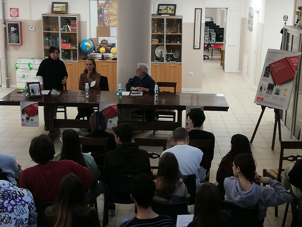 Foto incontro al Liceo Classico Livatino di San Marco dei Cavoti